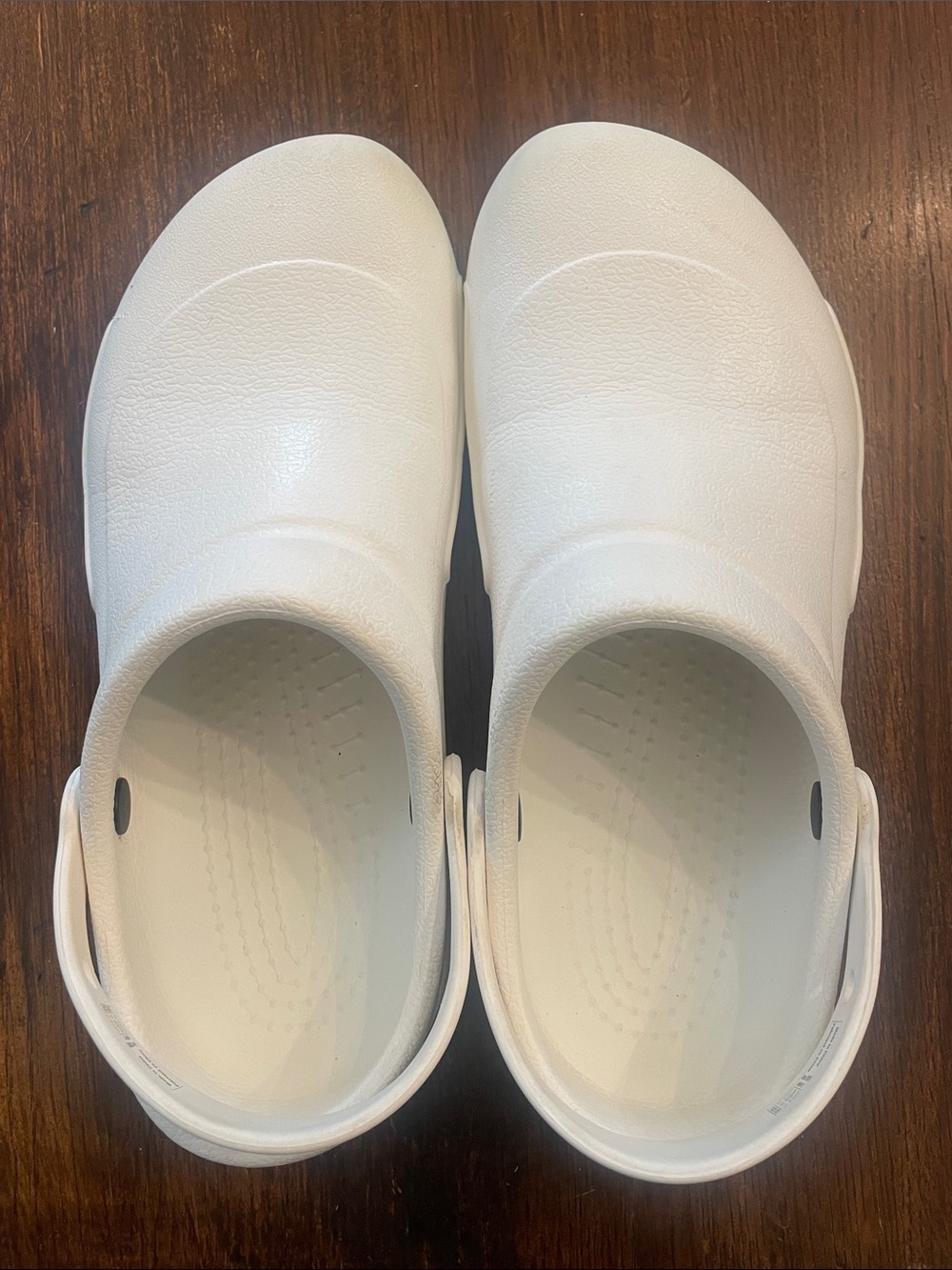 CROCS White Classic Clogs with Black Soles W11 M9